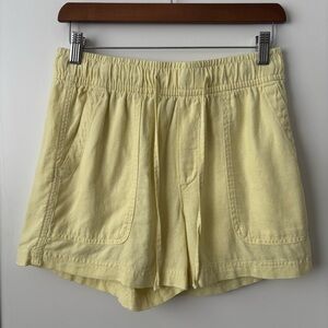 GAP Butter Yellow "Easy Pull On Shorts Pale Yellow" Size XS Spring Preppy